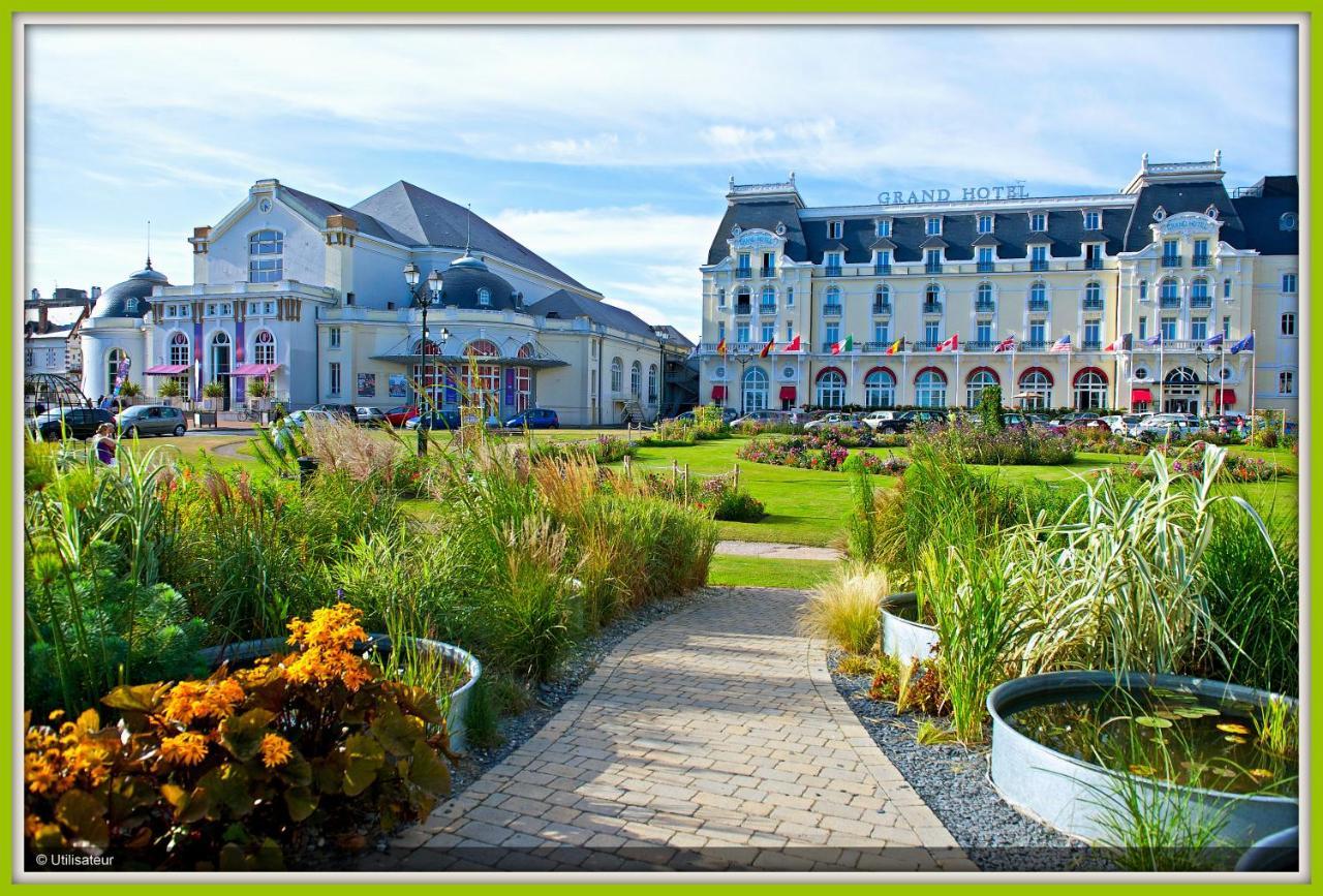Cabourg, Appartement Plain Pied Avec Terrasse Acces Direct A La Plage Eksteriør billede